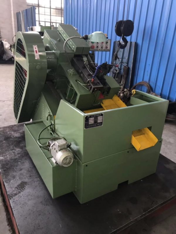 24MM-1 stainless concrete wedge anchors thread rolling machine