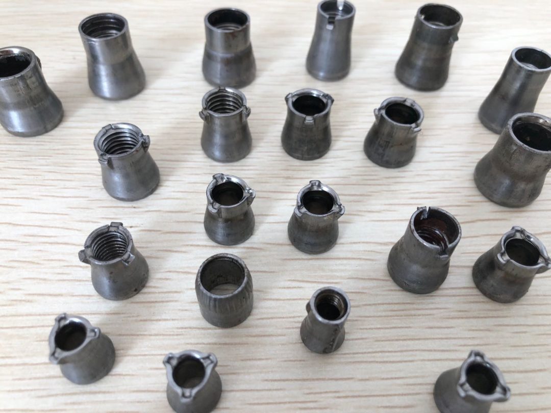 M8 4PCS Heavy duty shield anchor nuts forging machine - Bolt Nut Making ...