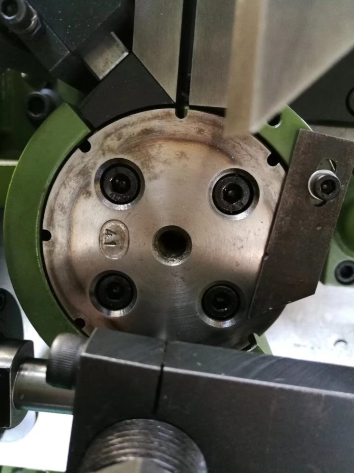 ATC-100 Automatic Self Drilling Screws Tail End Point Cutting Machine ...
