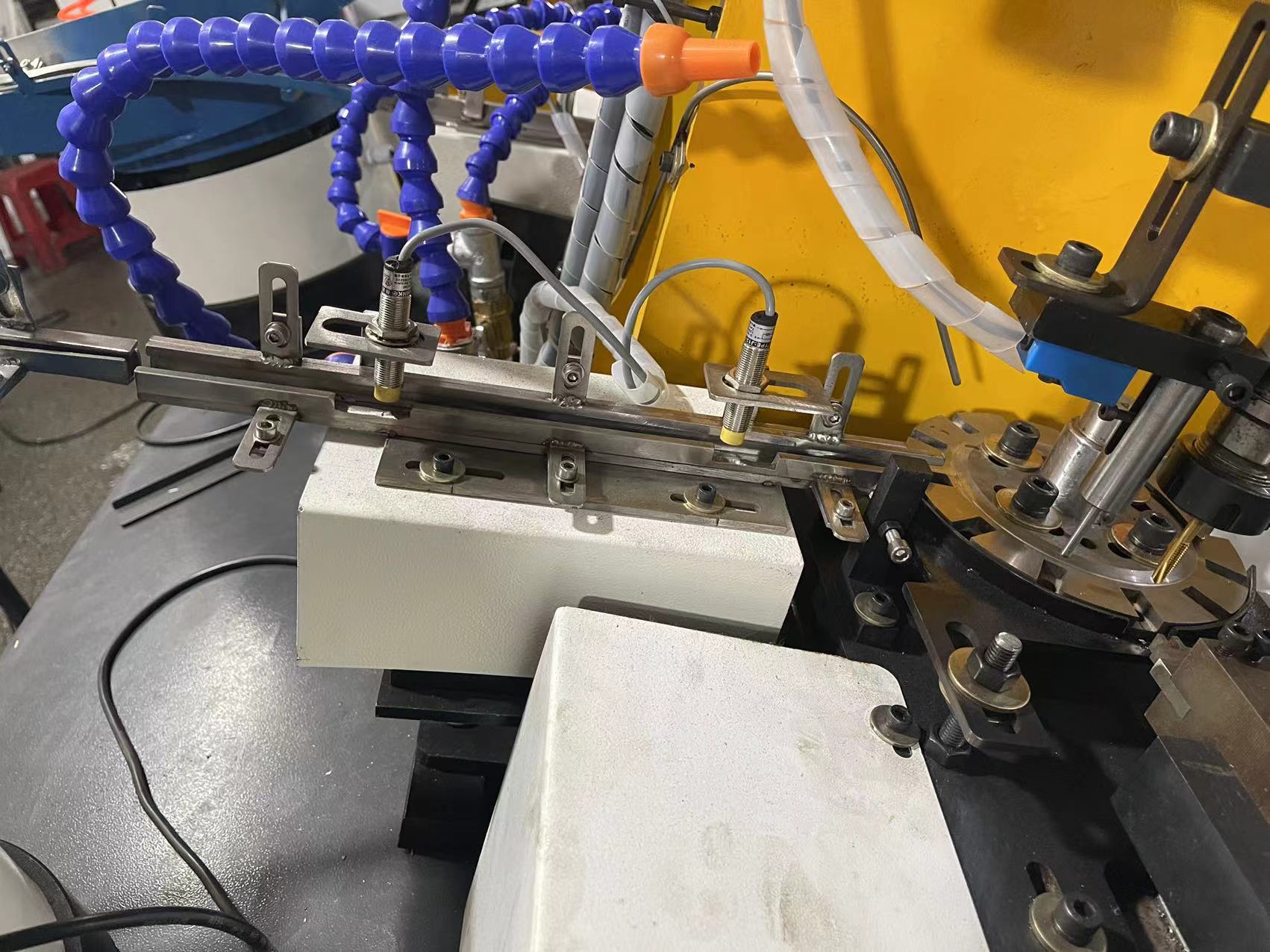 Nut Thread Machine Round connect sleeve nut high speed thread tapping machine - Bolt Nut ...