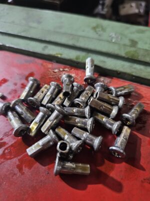 BICYCLE BIKE NIPPLE SPOKE NUT MAKING MACHINE